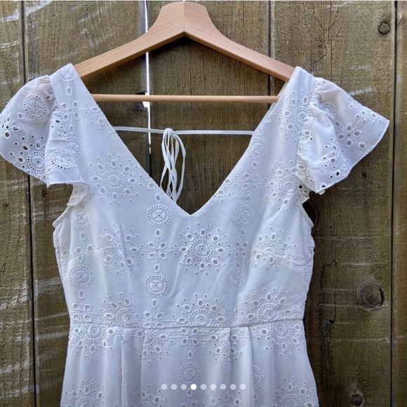 Ivory Eyelet Lace Flutter Sleeve Dress 🌿 - Picture 4 of 9